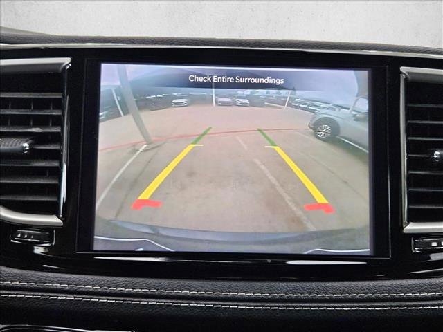 Used 2021 Chrysler Pacifica Touring-L w/ S Appearance Package FWD image 12