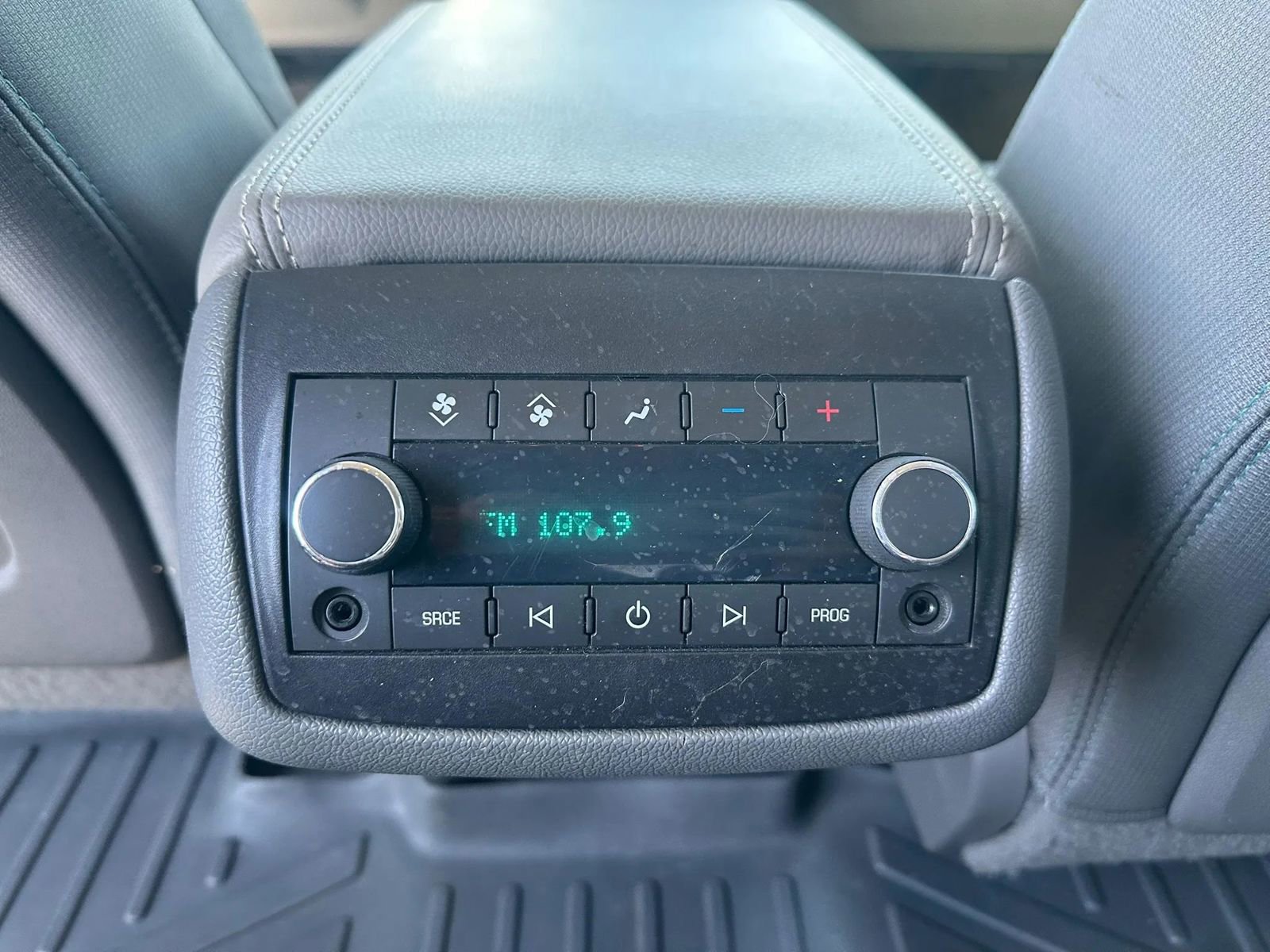 Used 2017 Chevrolet Traverse LT FWD image 15