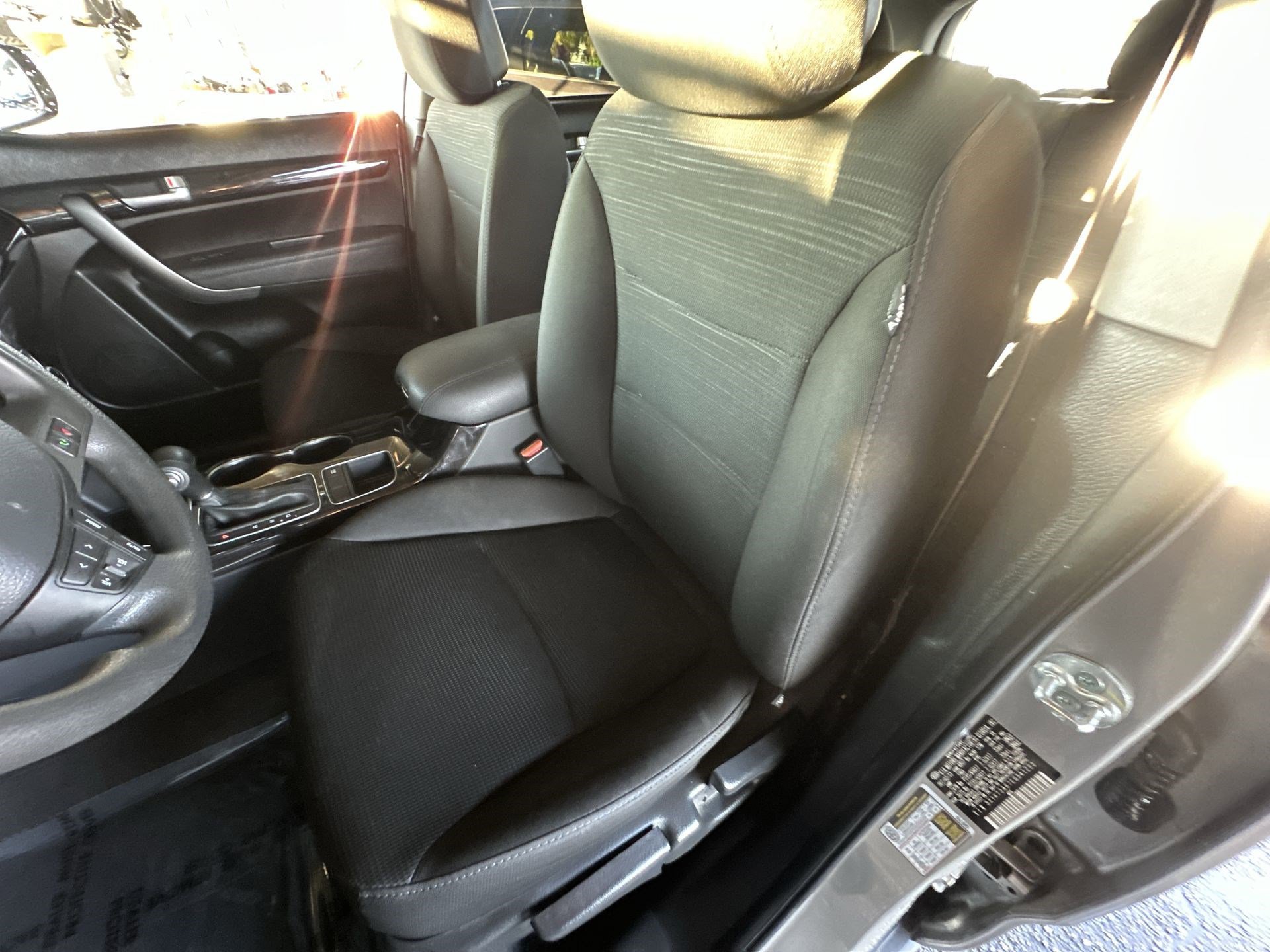 Used 2014 Kia Sorento LX image 13