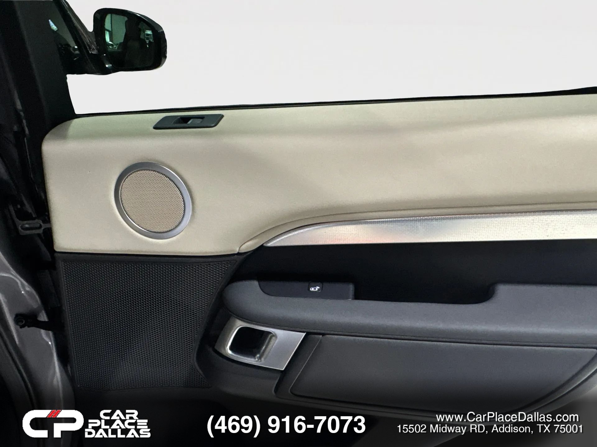 Used 2020 Land Rover Discovery Landmark AWD/4WD image 22