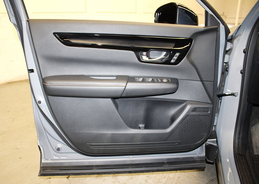 Used 2025 Honda CR-V Sport Touring image 27