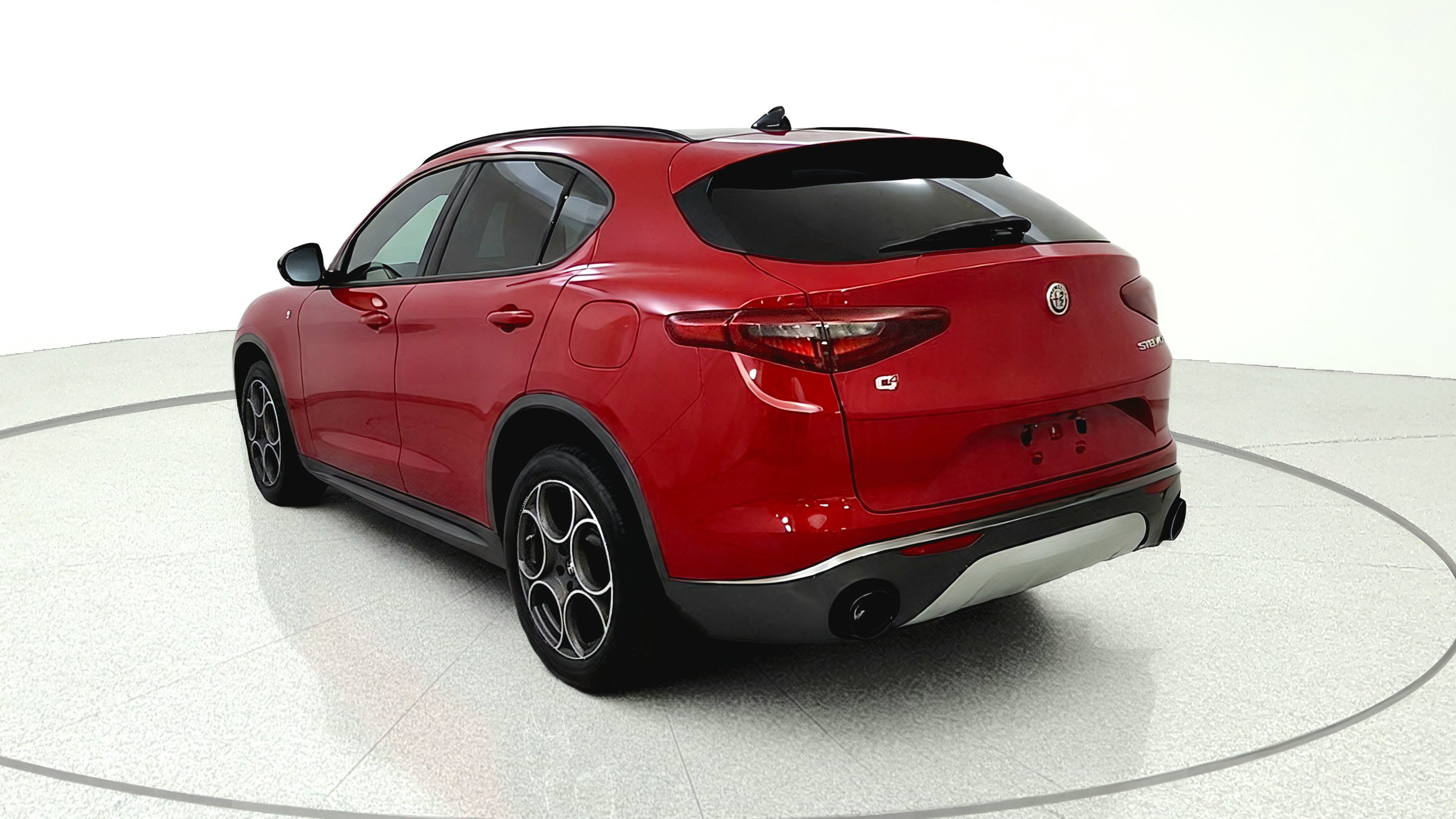 Used 2022 Alfa Romeo Stelvio Ti AWD/4WD image 5