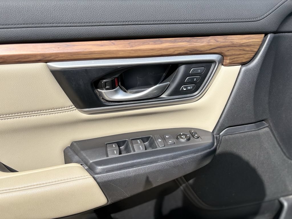 Used 2019 Honda CR-V Touring image 11