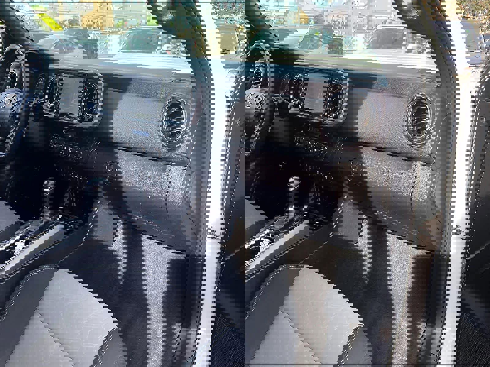 Used 2023 Toyota Tacoma TRD Sport w/ Black Out Package (TMS) image 17