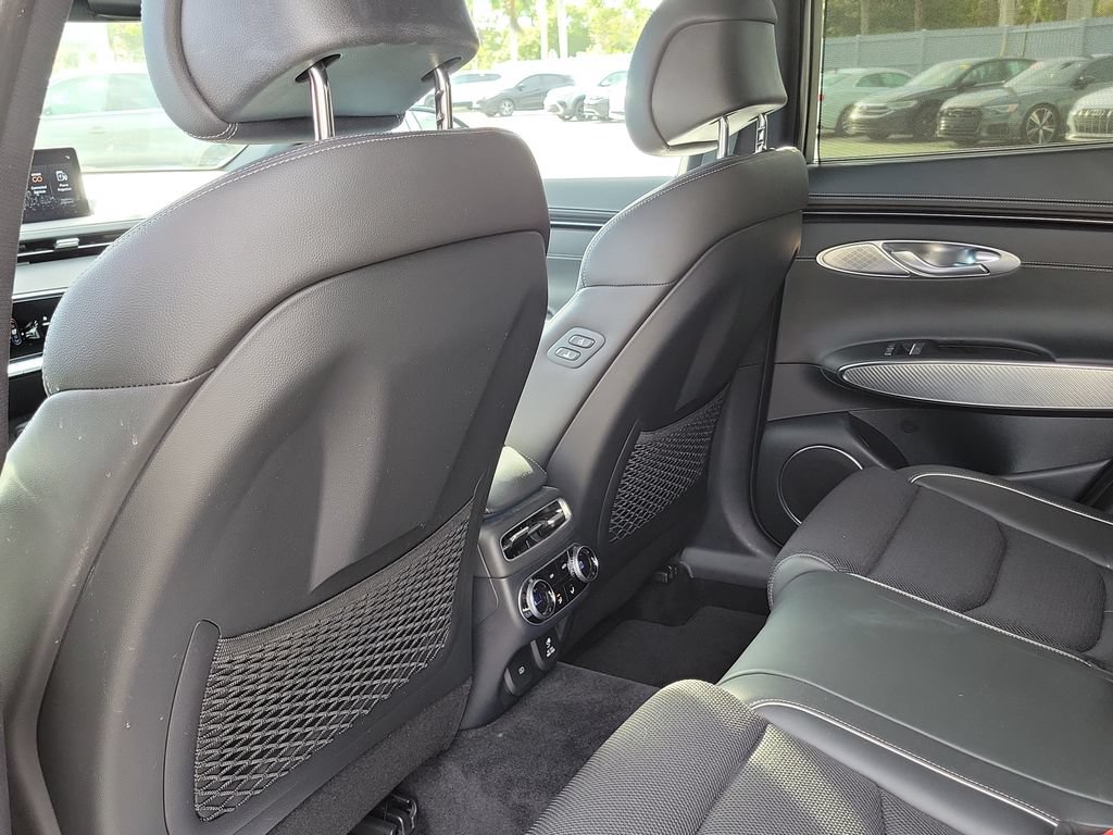 Used 2024 Genesis GV70 2.5T w/ Sport Prestige Package AWD/4WD image 16