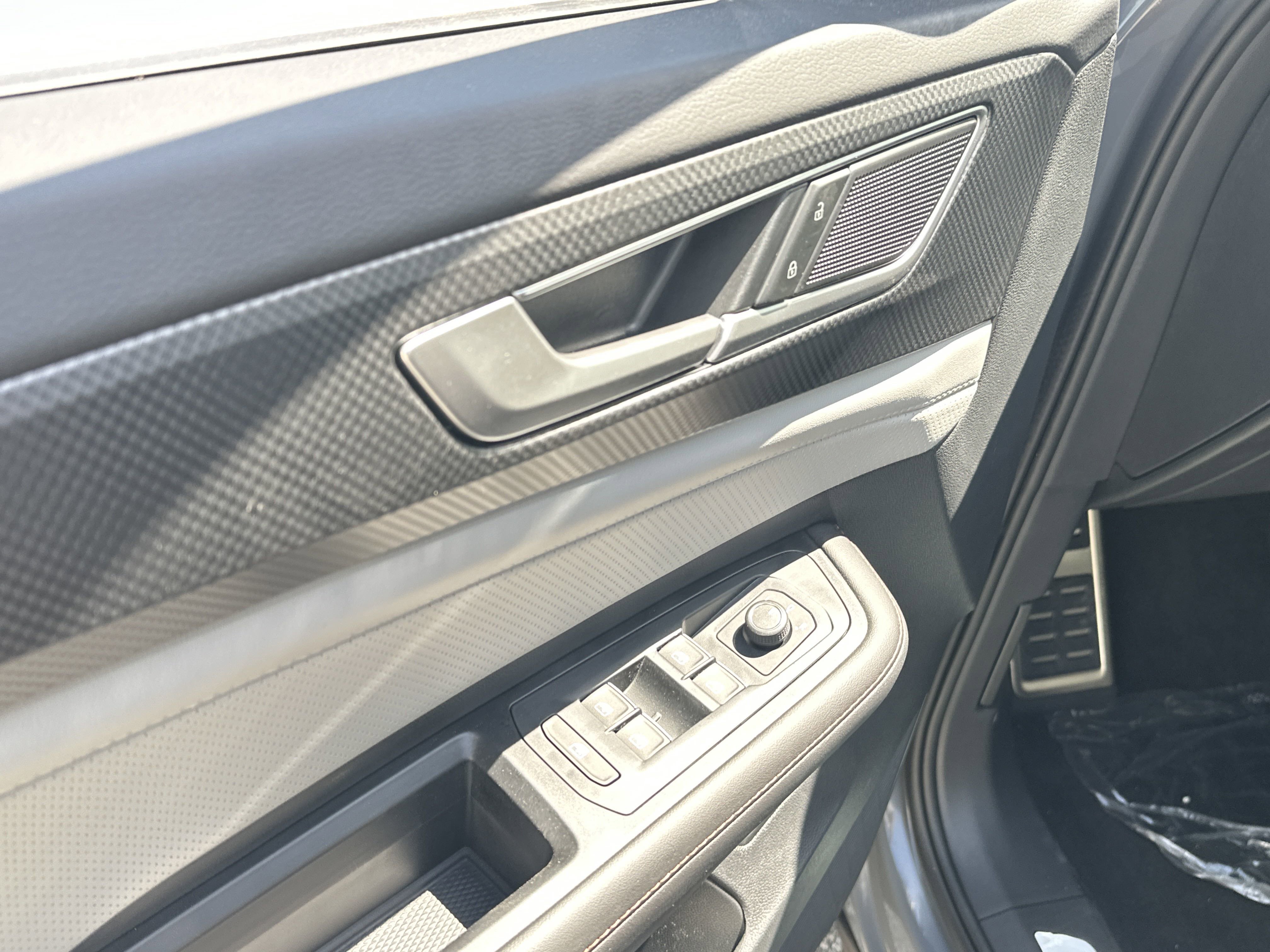 New 2026 Volkswagen Atlas SEL Premium R-Line image 14