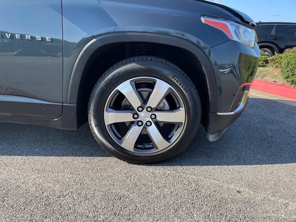 Used 2019 Chevrolet Traverse LT w/ LT Premium Package AWD/4WD image 31