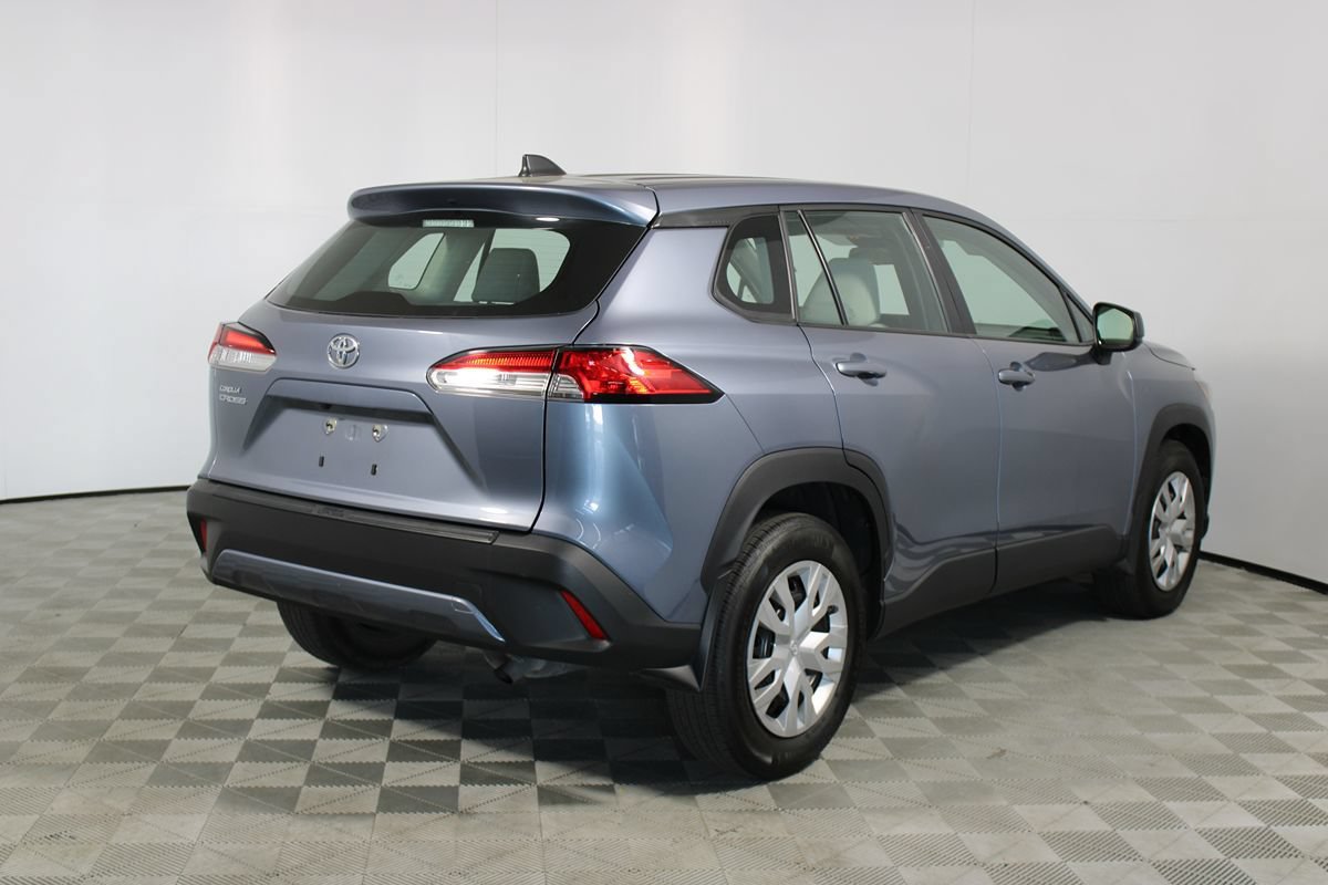 Used 2025 Toyota Corolla Cross L FWD image 6