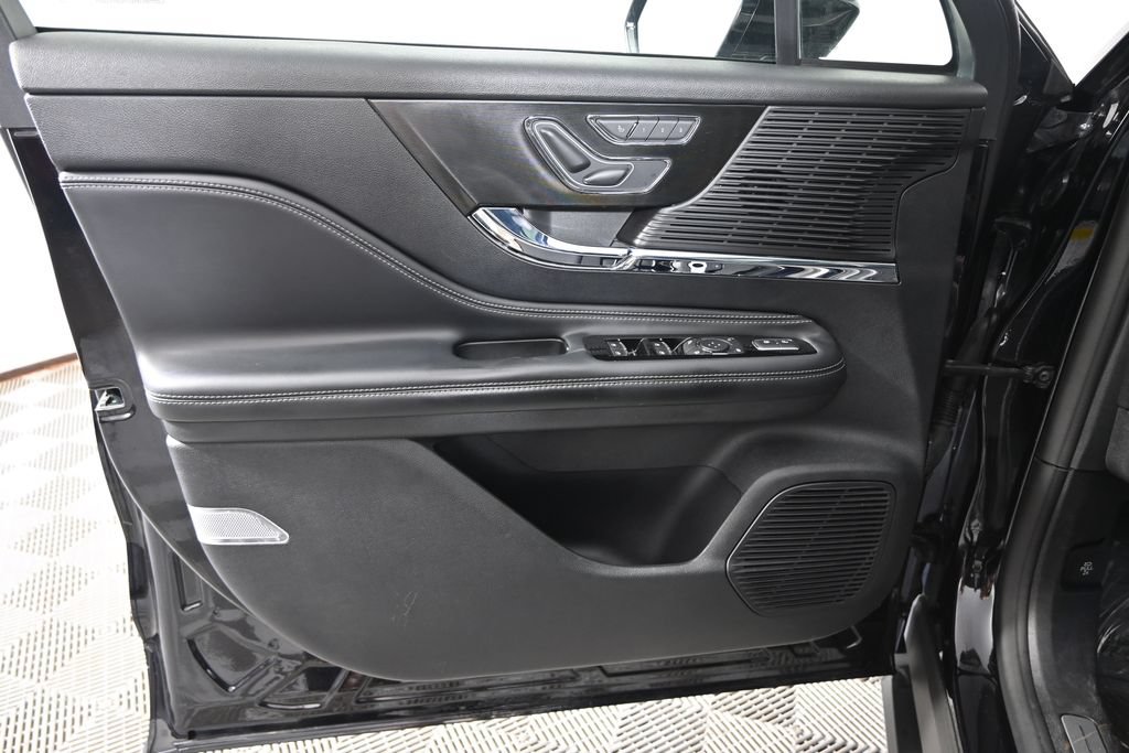 Used 2022 Lincoln Corsair Reserve AWD/4WD image 18