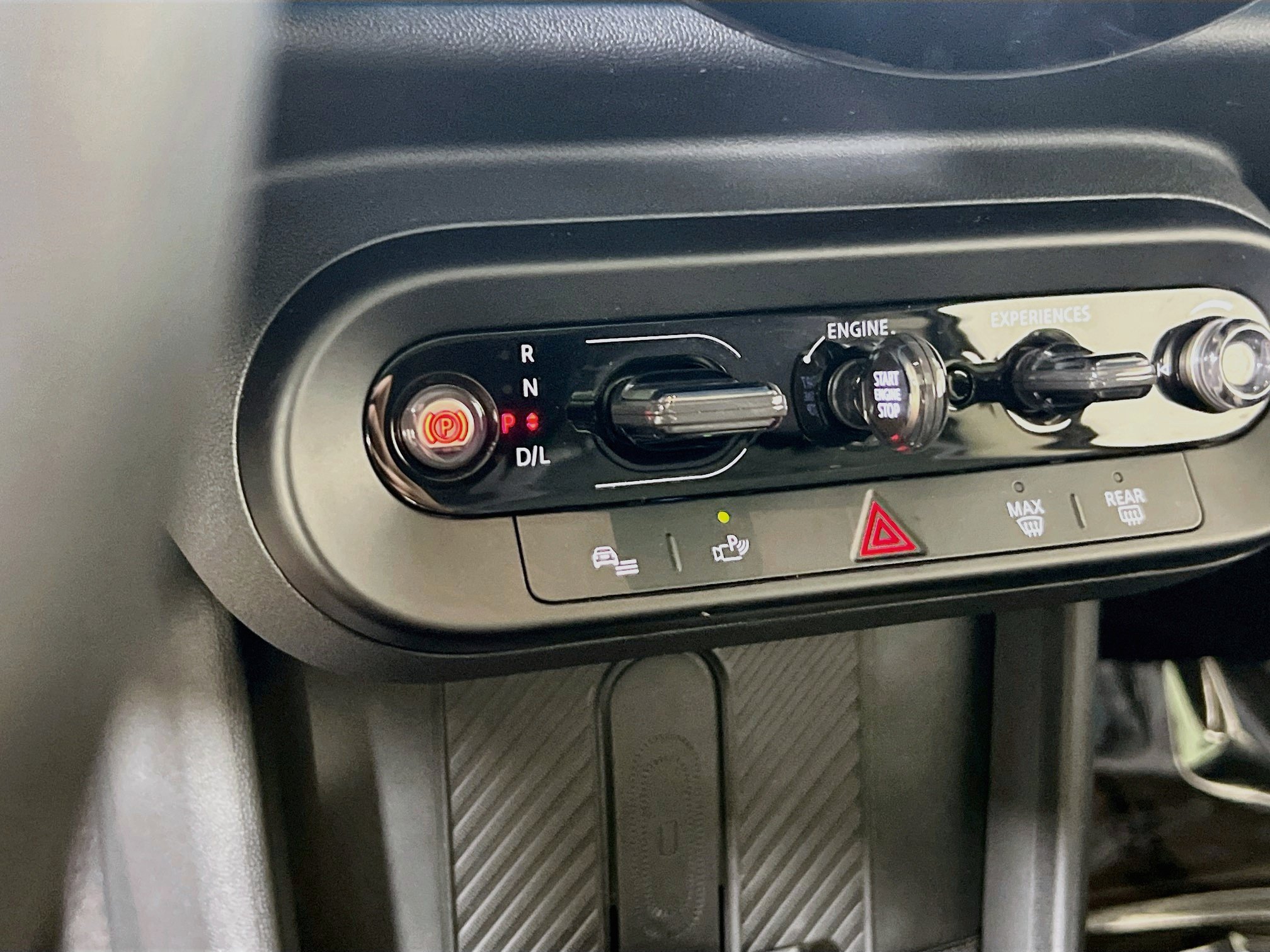 Used 2025 MINI Cooper 2-Door Hardtop FWD image 16