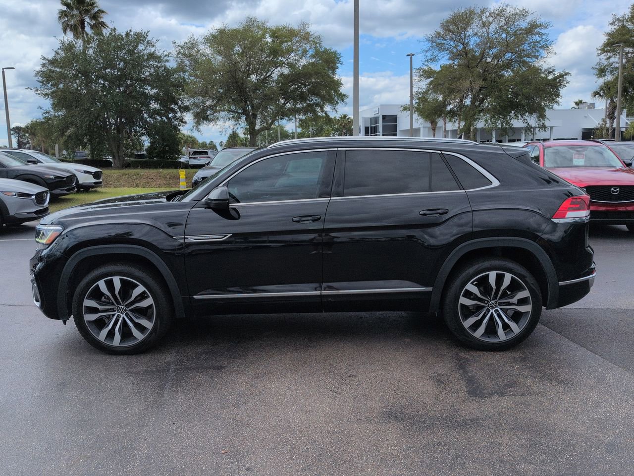 Used 2023 Volkswagen Atlas Cross Sport SEL Premium R-Line AWD/4WD image 7