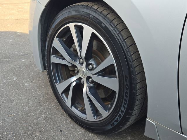 Used 2017 Nissan Maxima 3.5 SV image 10