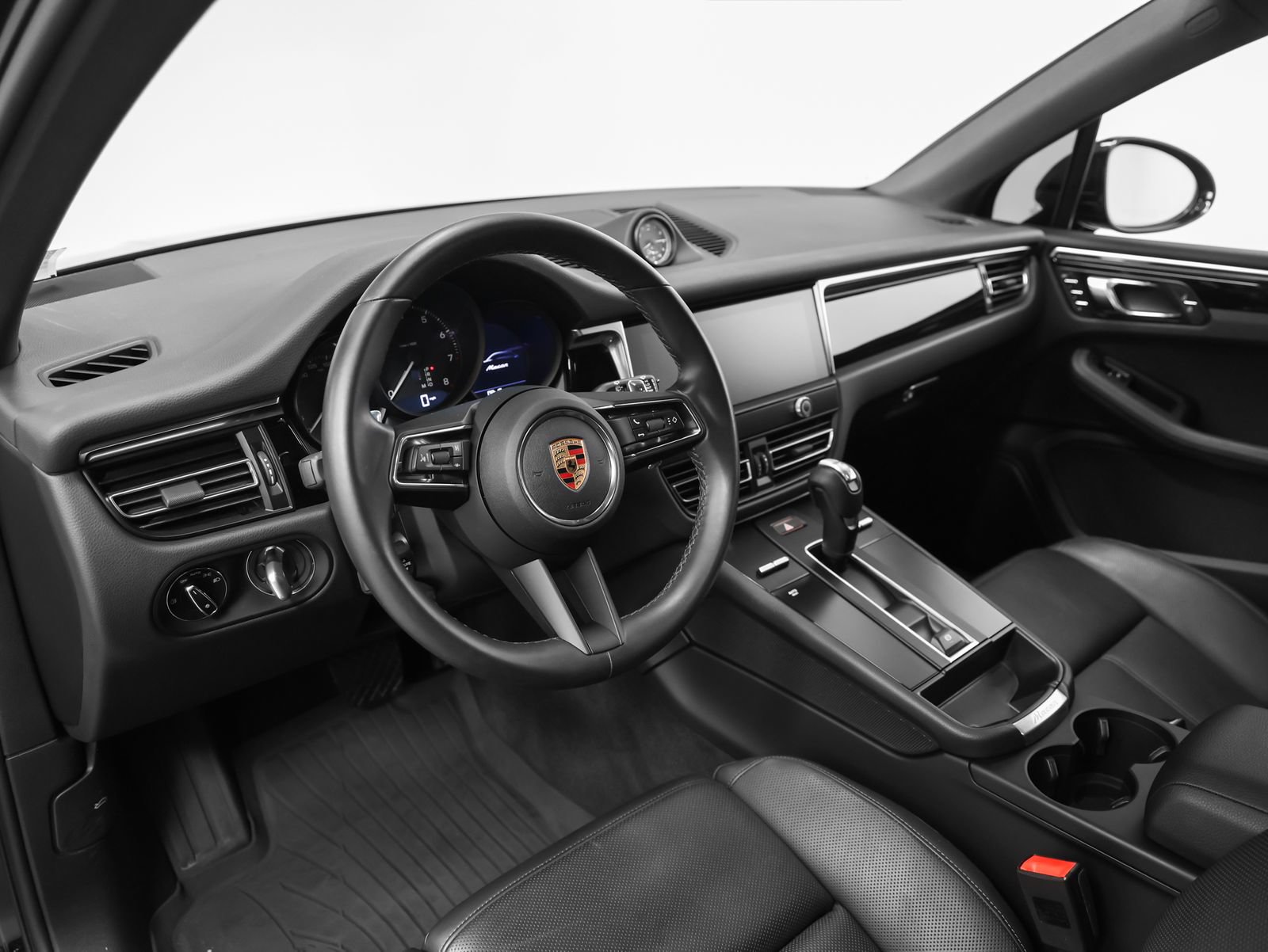 Certified 2024 Porsche Macan AWD/4WD image 4