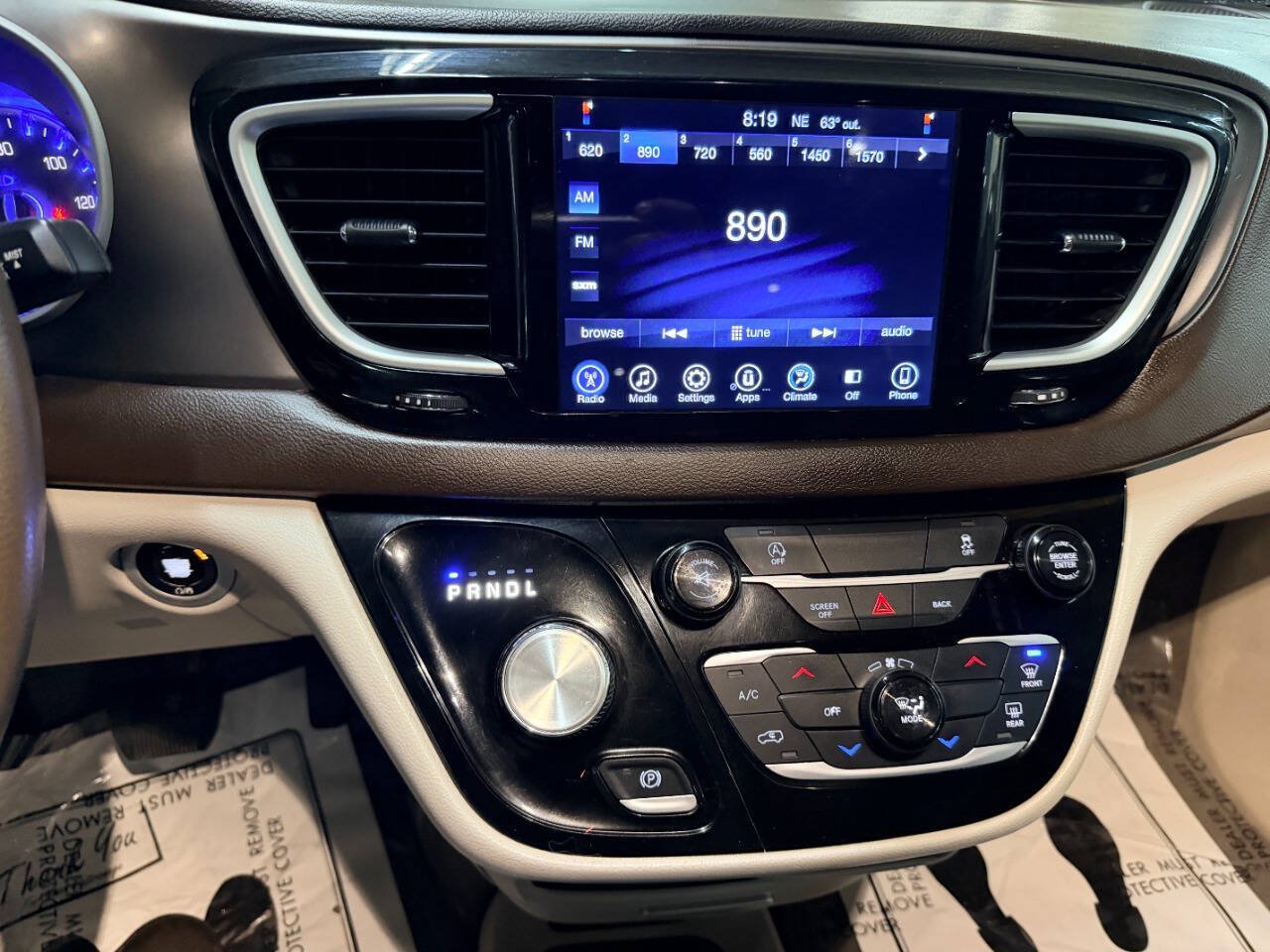 Used 2017 Chrysler Pacifica Touring FWD image 36