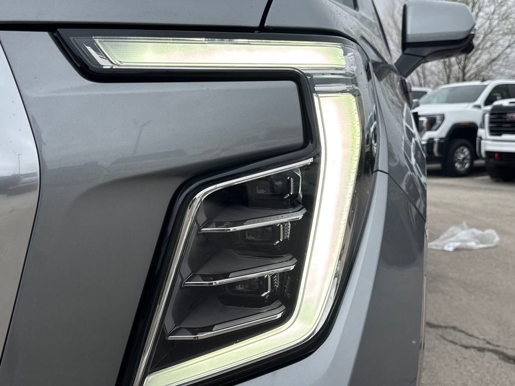 New 2026 GMC Yukon XL Denali w/ Denali Reserve Package AWD/4WD image 10