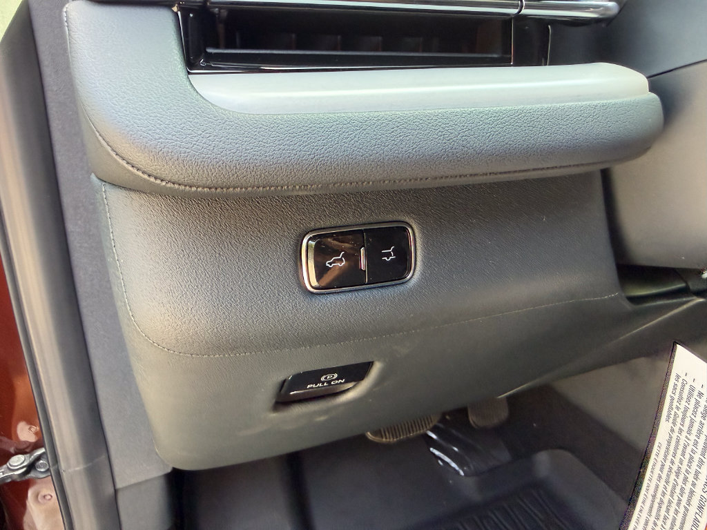 New 2027 Lincoln Navigator Reserve w/ Jet Appearance Package AWD/4WD image 13