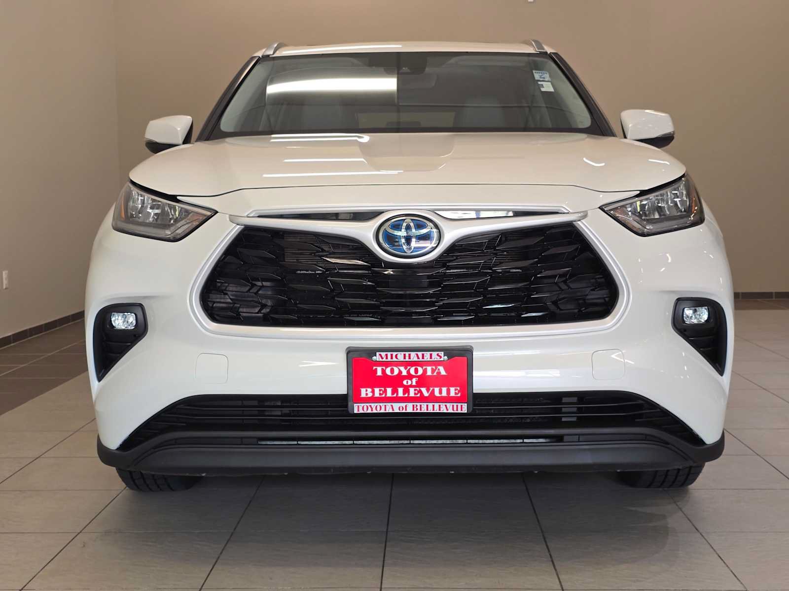 Certified 2020 Toyota Highlander XLE AWD/4WD image 6