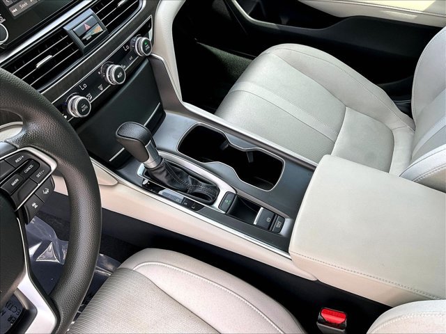 Used 2018 Honda Accord EX image 15