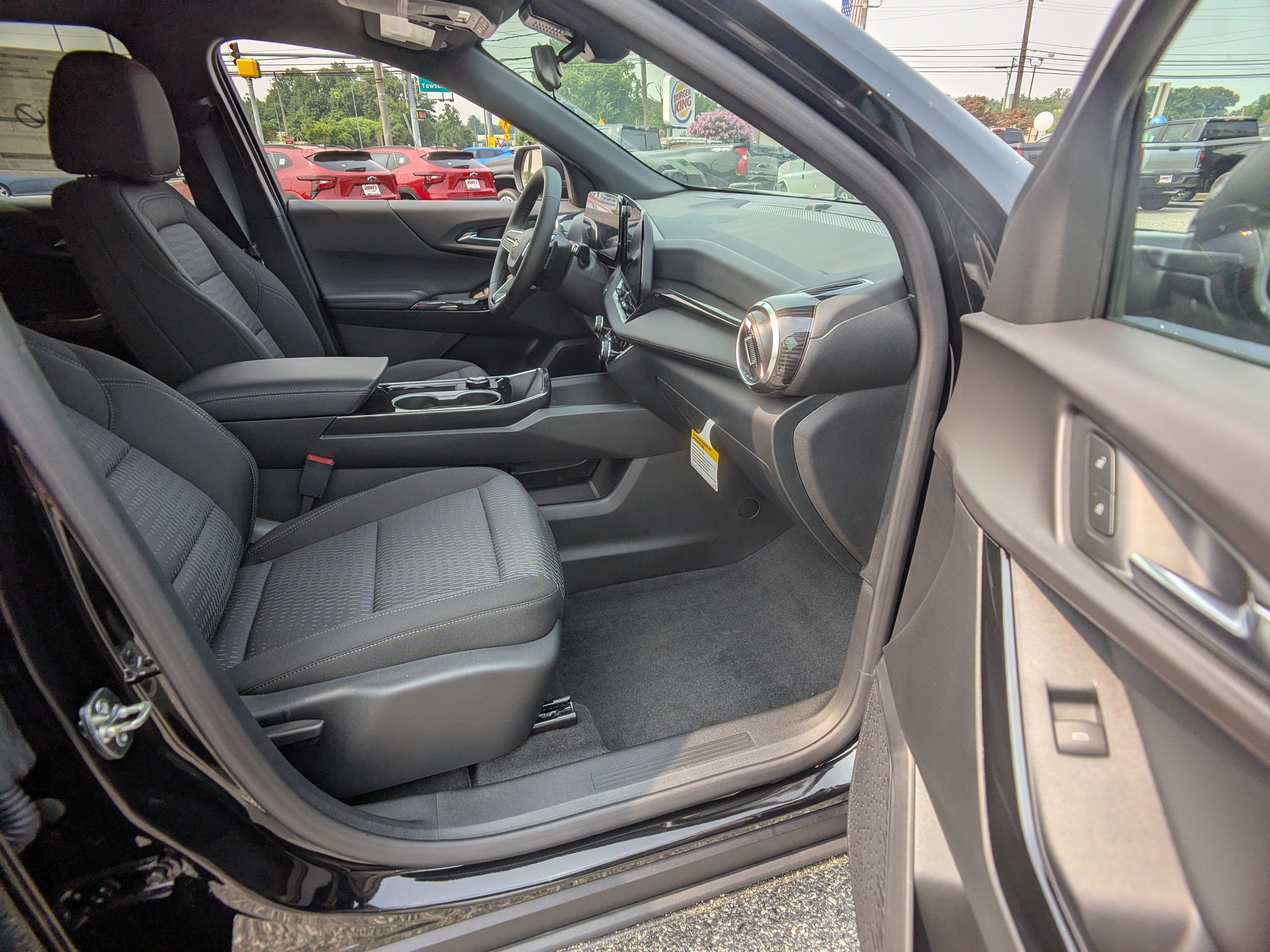 New 2027 Chevrolet Equinox LT FWD image 10
