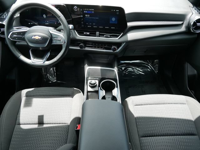 Used 2026 Chevrolet Equinox LT AWD/4WD image 10