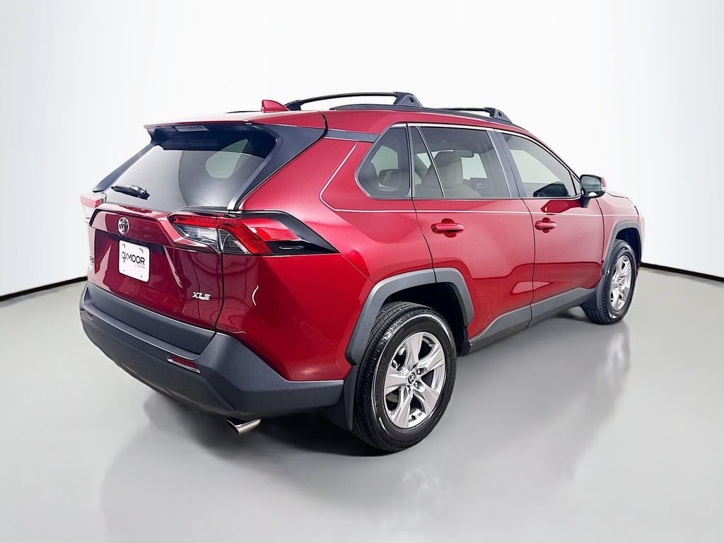 Used 2025 Toyota RAV4 XLE FWD image 7