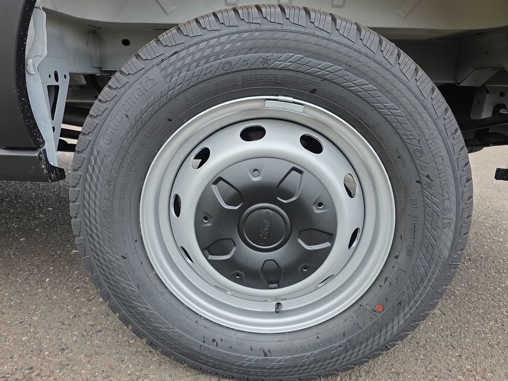 New 2026 Ford Transit 250 148 Medium Roof w/ Load Area Protection Package RWD image 28