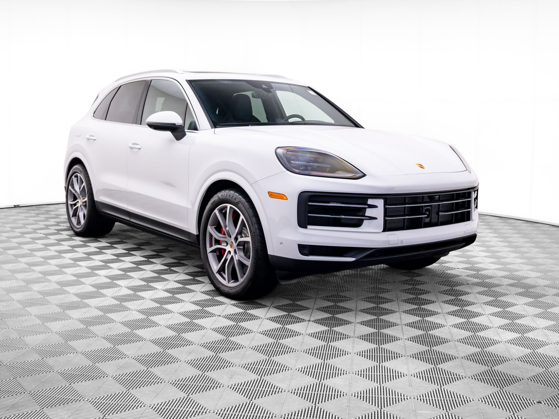 Certified 2025 Porsche Cayenne S AWD/4WD image 6