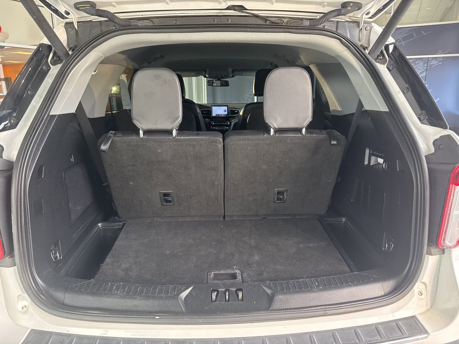 Used 2023 Ford Explorer Limited w/ Equipment Group 301A image 14