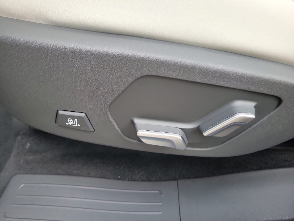 New 2027 Hyundai Santa Fe Calligraphy FWD image 12