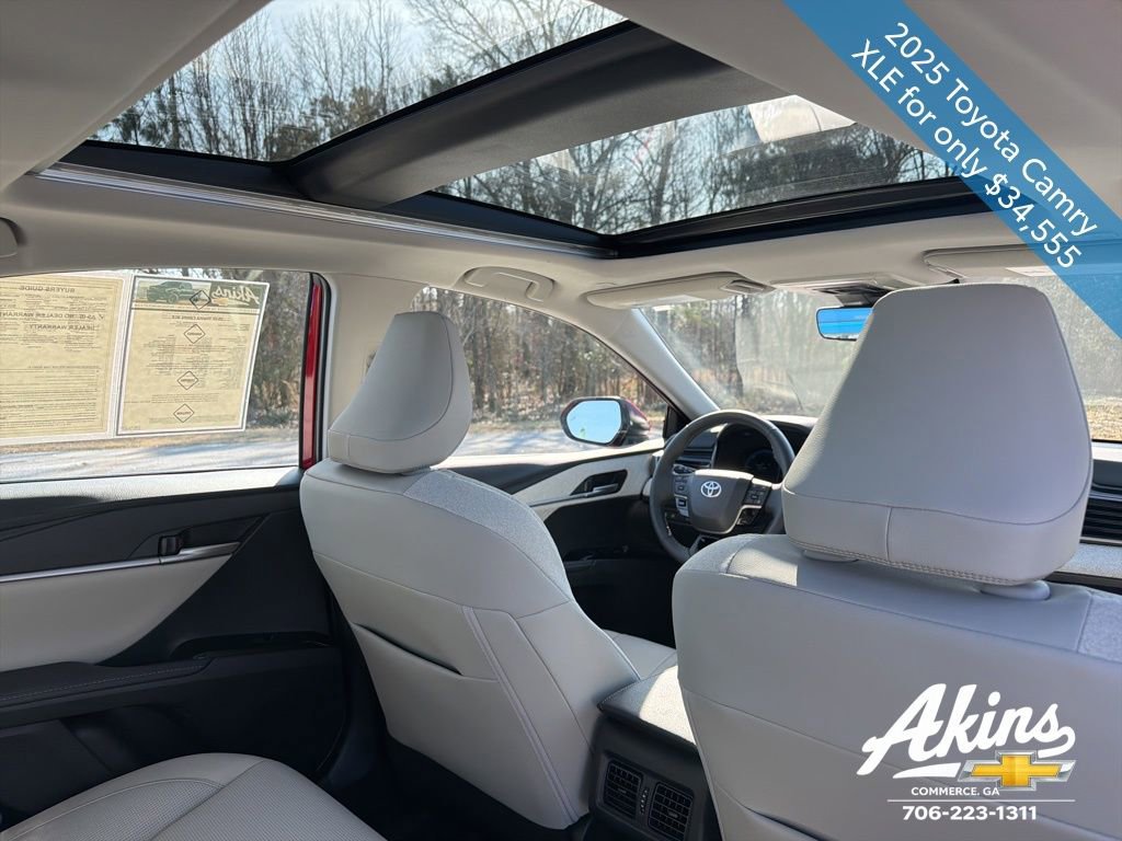 Used 2025 Toyota Camry XLE image 16