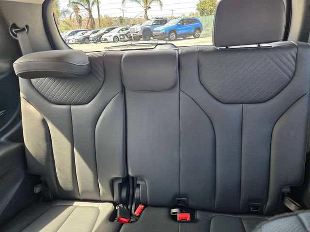 Used 2024 Hyundai Palisade SEL FWD image 11