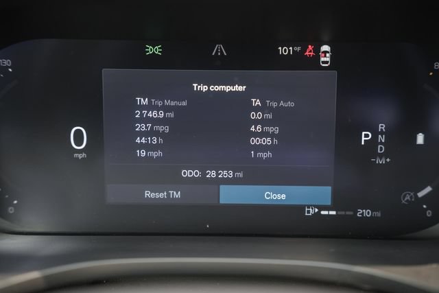 Certified 2024 Volvo XC60 B5 Plus w/ Protection Package Premier AWD/4WD image 41