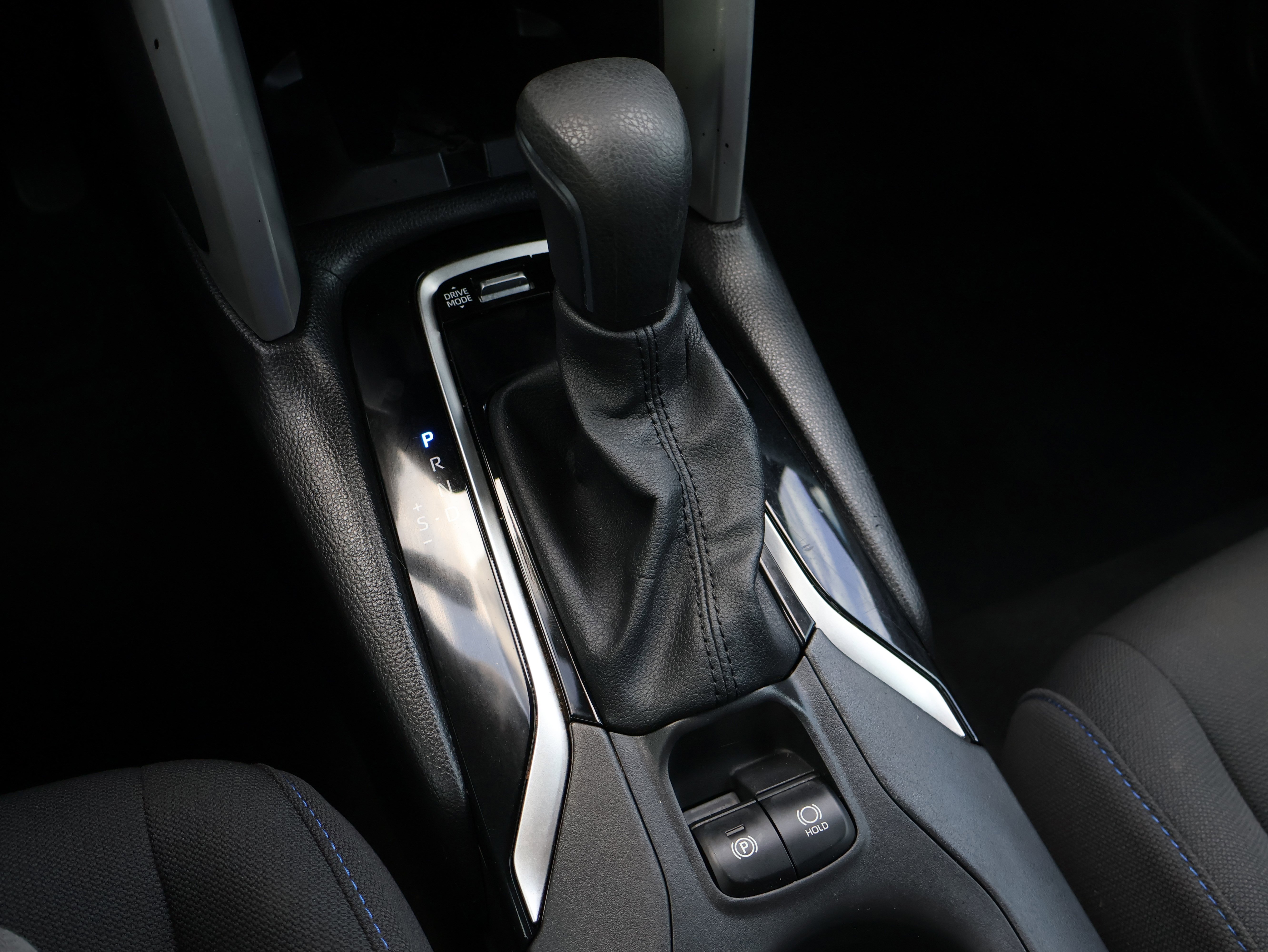 Used 2024 Toyota Corolla Cross SE AWD/4WD image 31