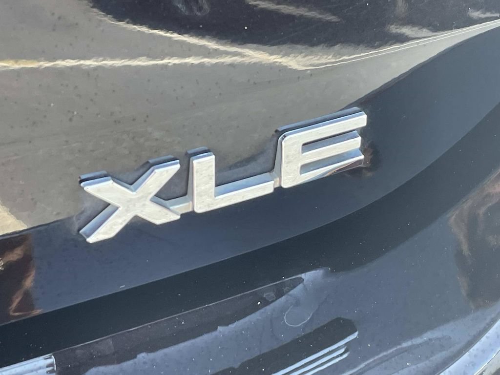 Used 2021 Toyota Highlander XLE FWD image 10