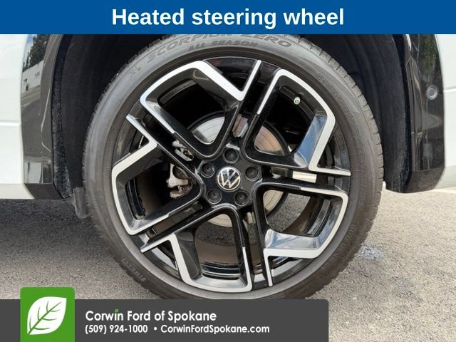Used 2025 Volkswagen Tiguan SEL R-Line AWD/4WD image 9