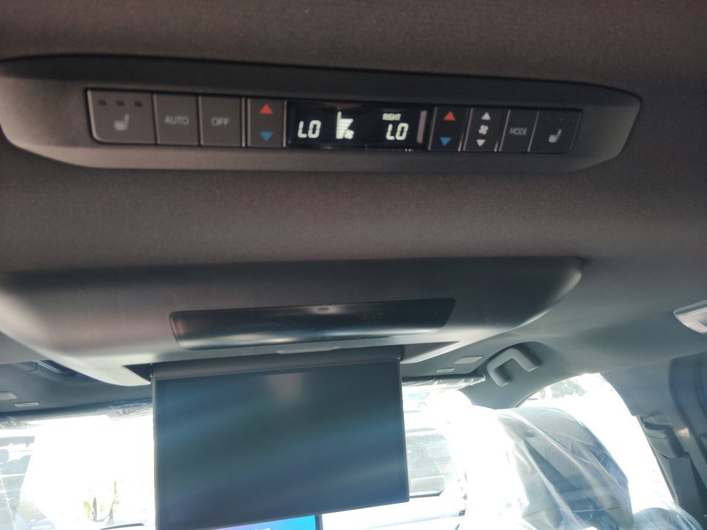 New 2026 Toyota Sienna Platinum AWD/4WD image 13
