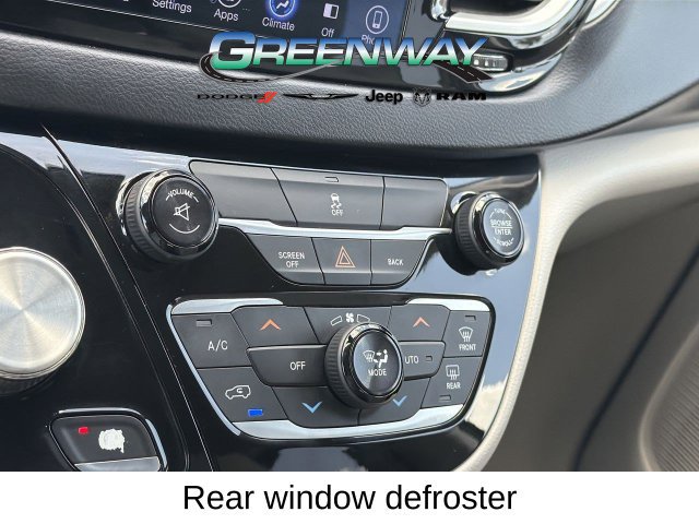 Used 2017 Chrysler Pacifica Touring Plus FWD image 24