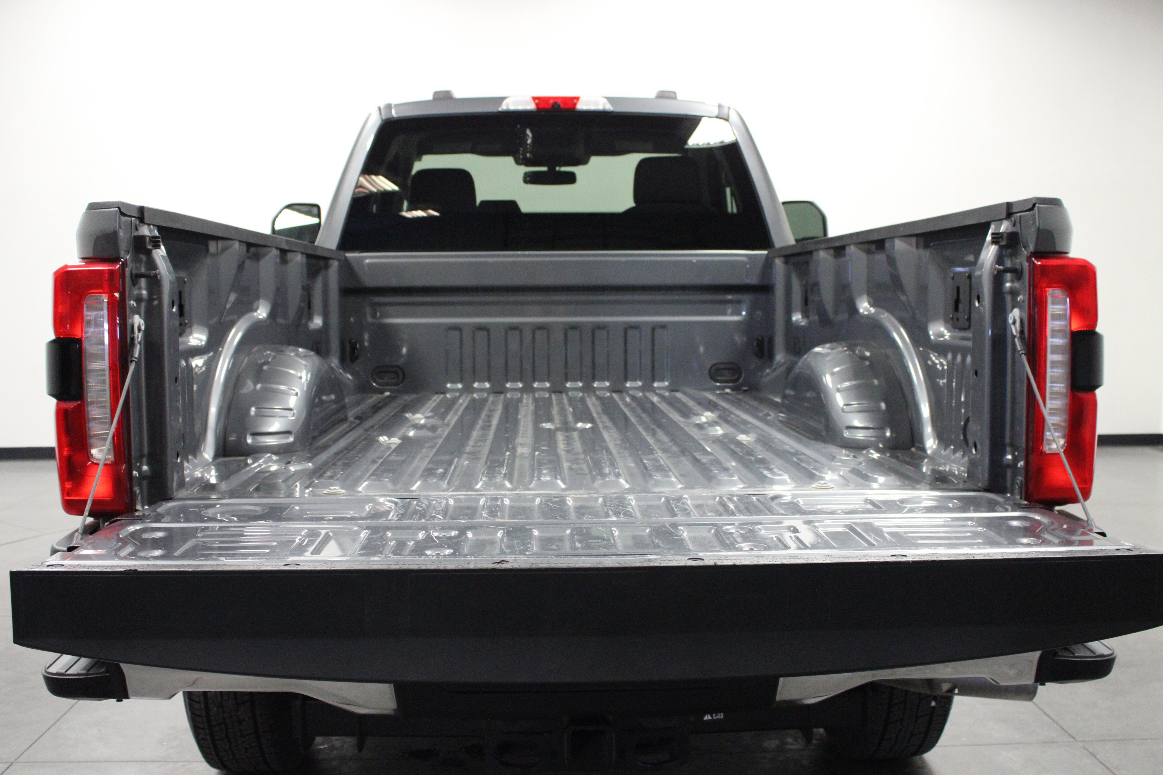 Used 2023 Ford F350 4x4 Regular Cab Super Duty image 13