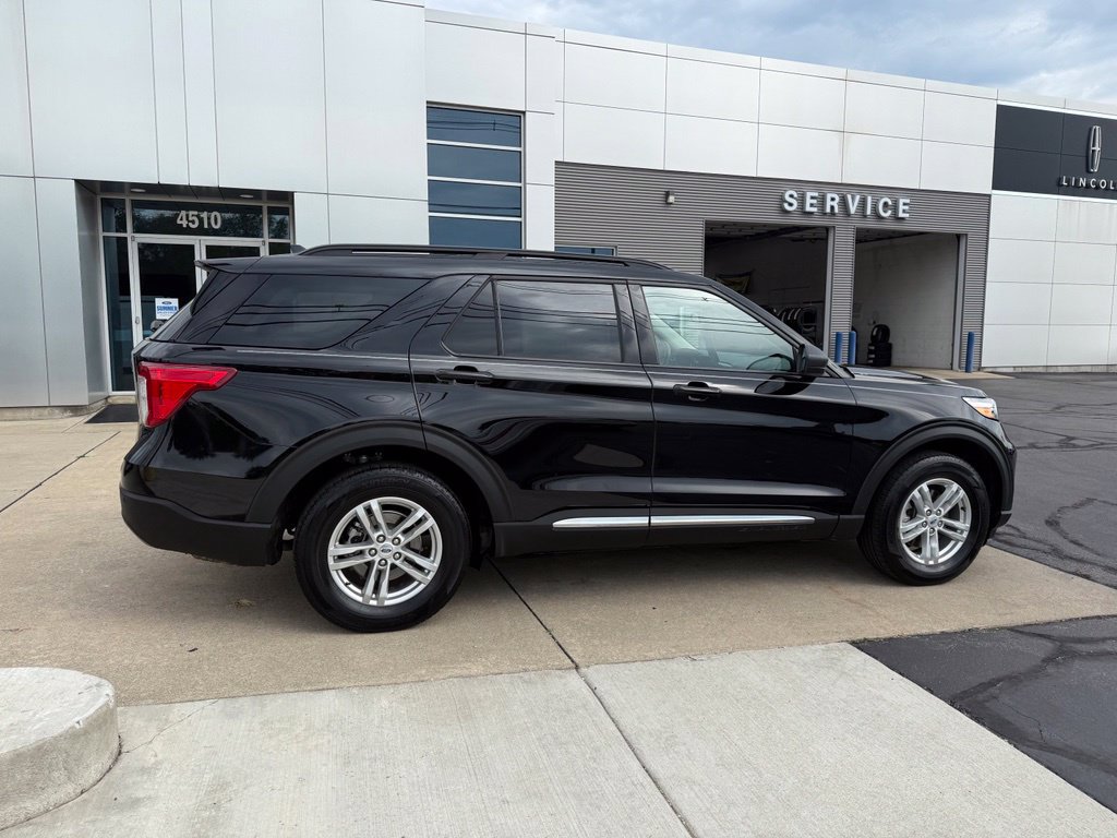 Certified 2023 Ford Explorer XLT w/ Equipment Group 202A AWD/4WD image 8