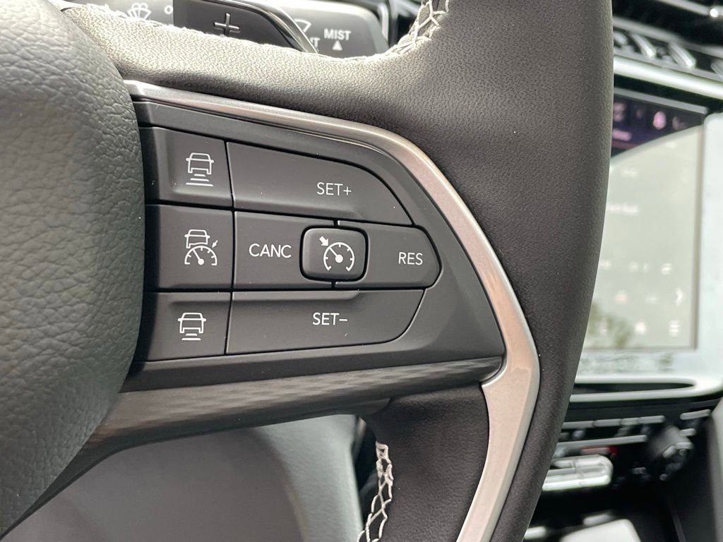 New 2025 Jeep Grand Cherokee L Altitude image 32