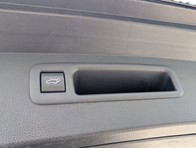 Used 2020 Toyota Highlander XLE image 11