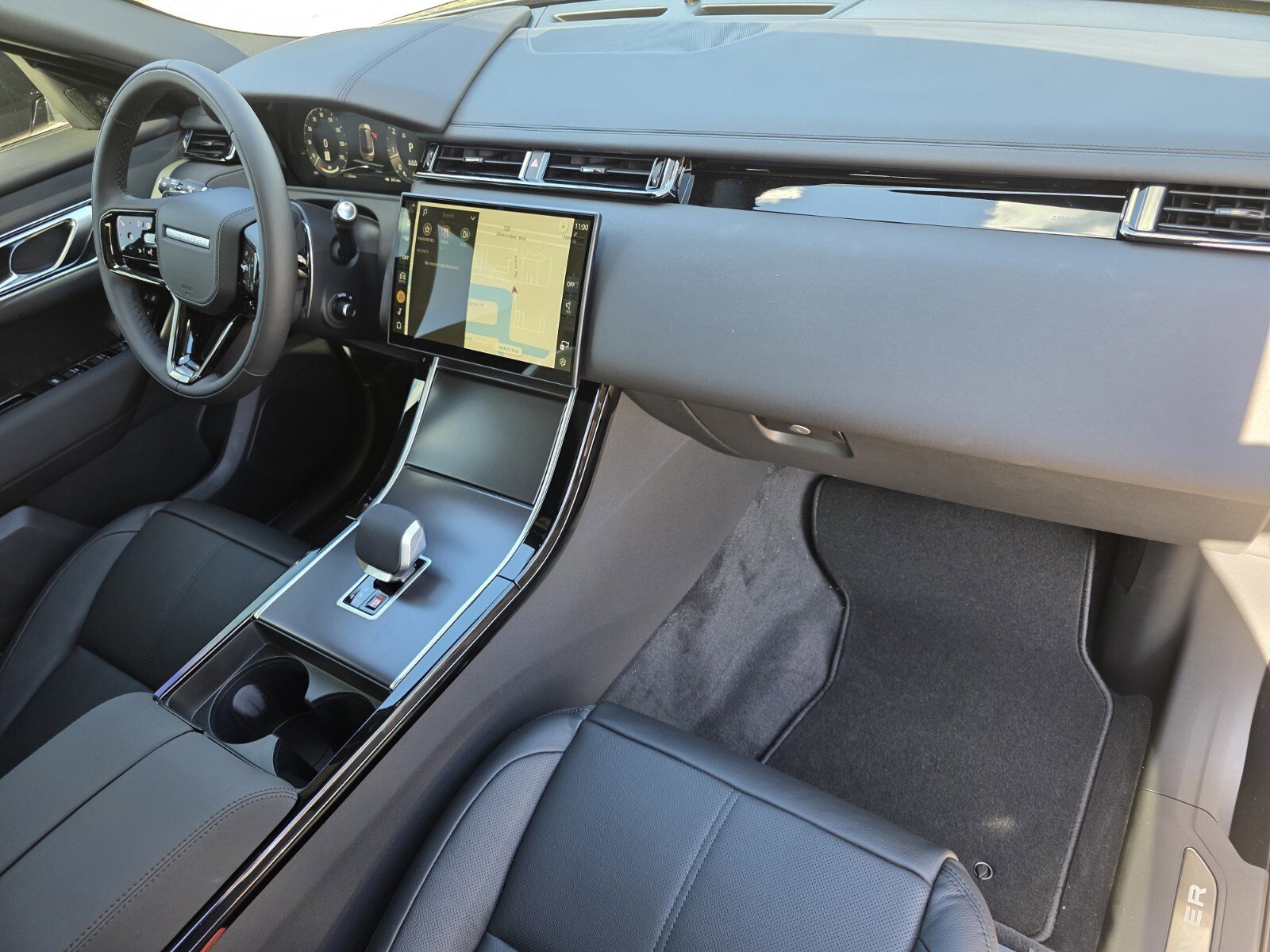 New 2026 Land Rover Range Rover Velar Dynamic SE image 22