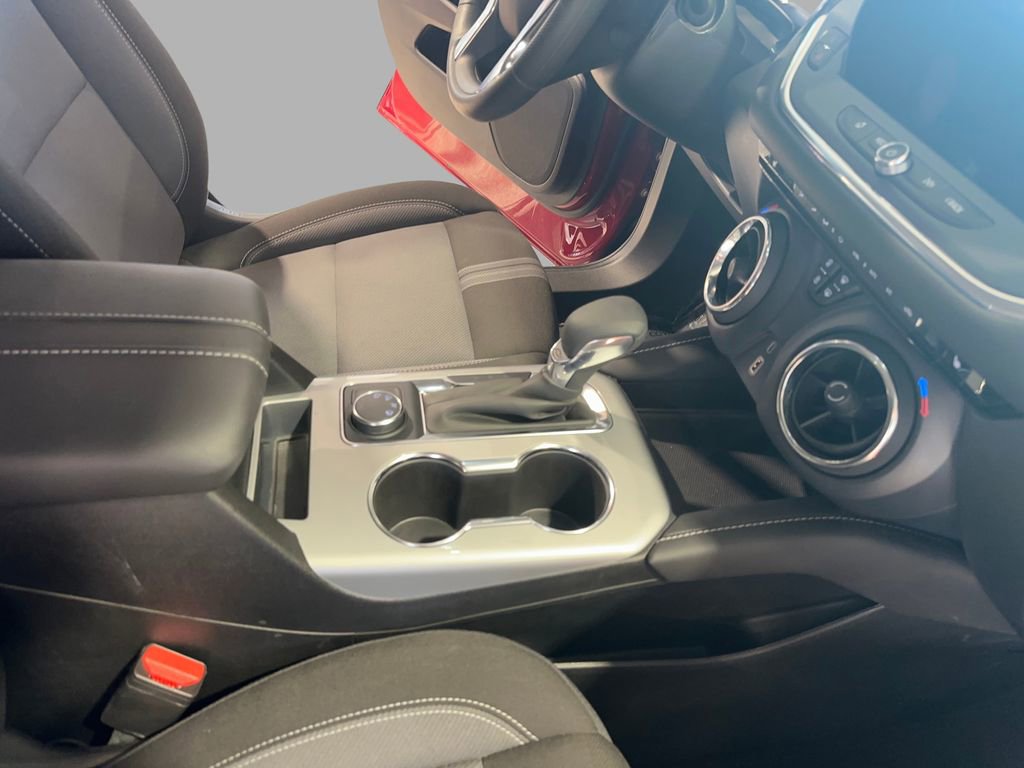 Used 2025 Chevrolet Blazer LT image 22