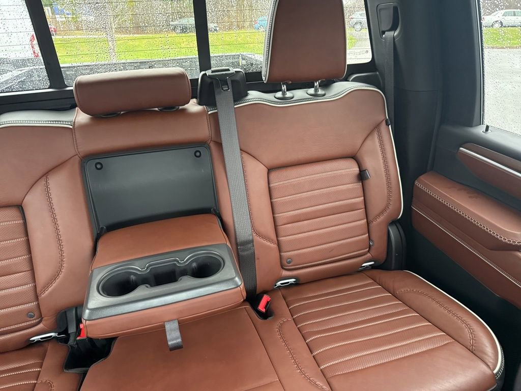 Used 2024 GMC Sierra 3500 Denali Ultimate image 16