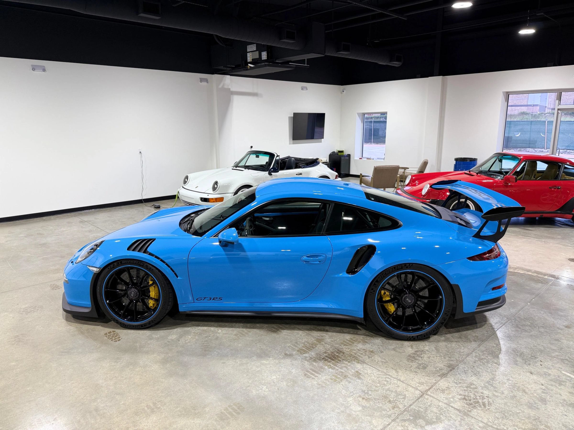 Used 2016 Porsche 911 GT3 RS RWD image 16