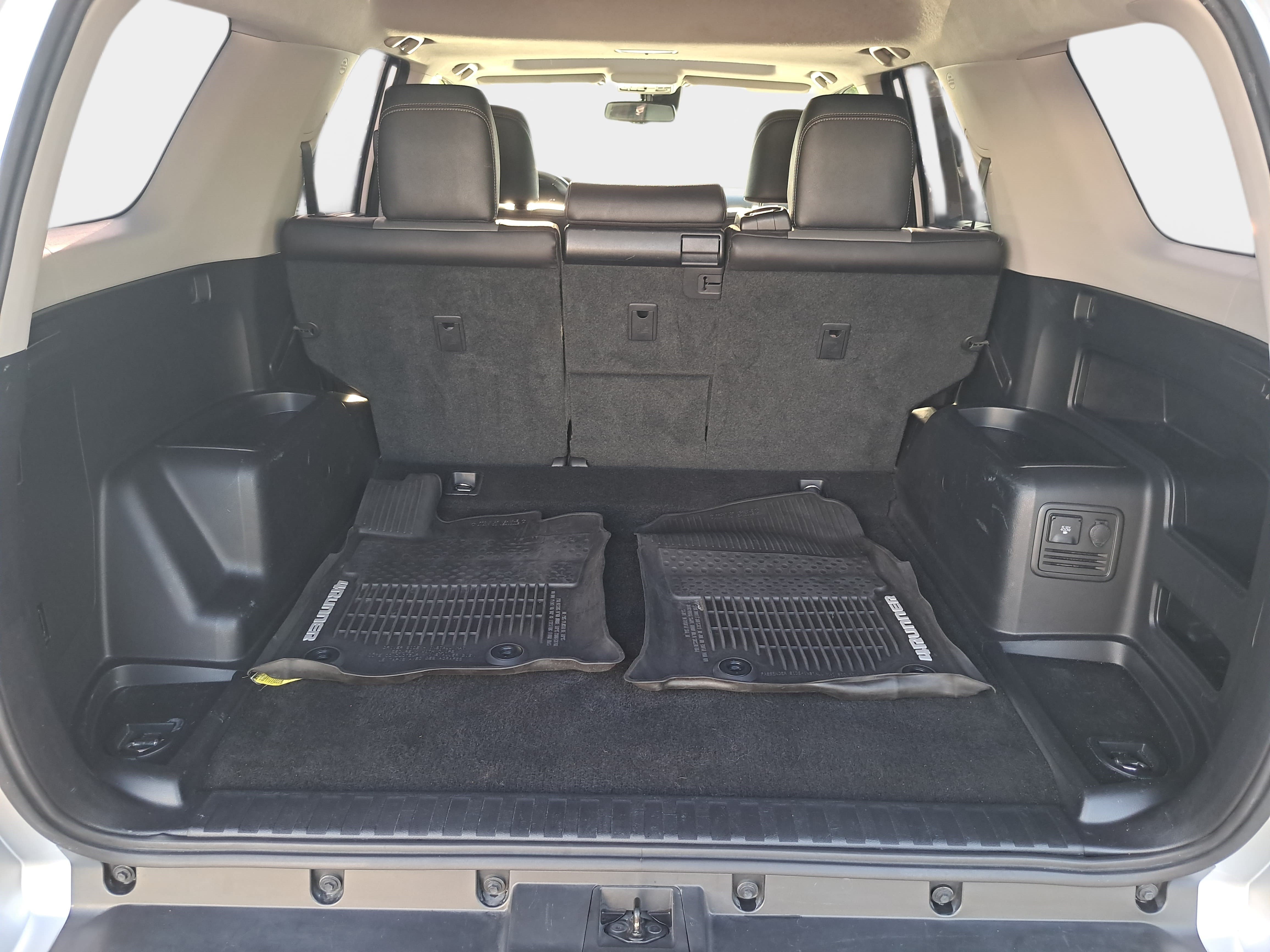 Used 2020 Toyota 4Runner SR5 Premium w/ Moonroof Package RWD image 12