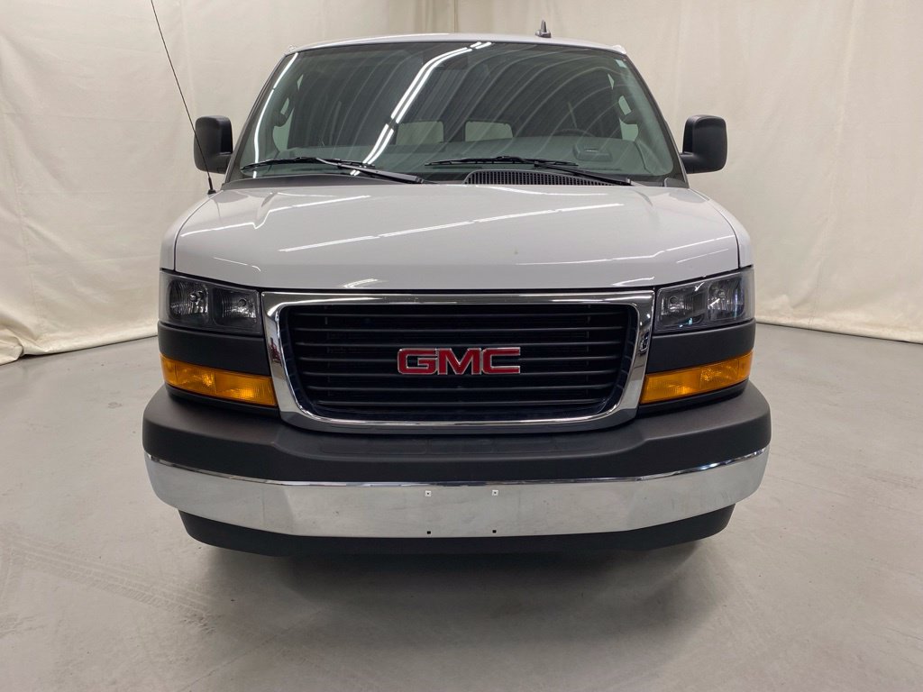 Used 2025 GMC Savana 3500 LT w/ LT Preferred Equipment Group RWD image 3