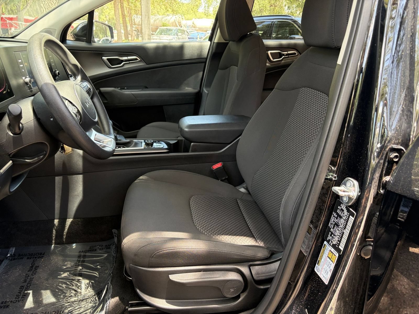 Used 2025 Kia Sportage LX FWD image 24