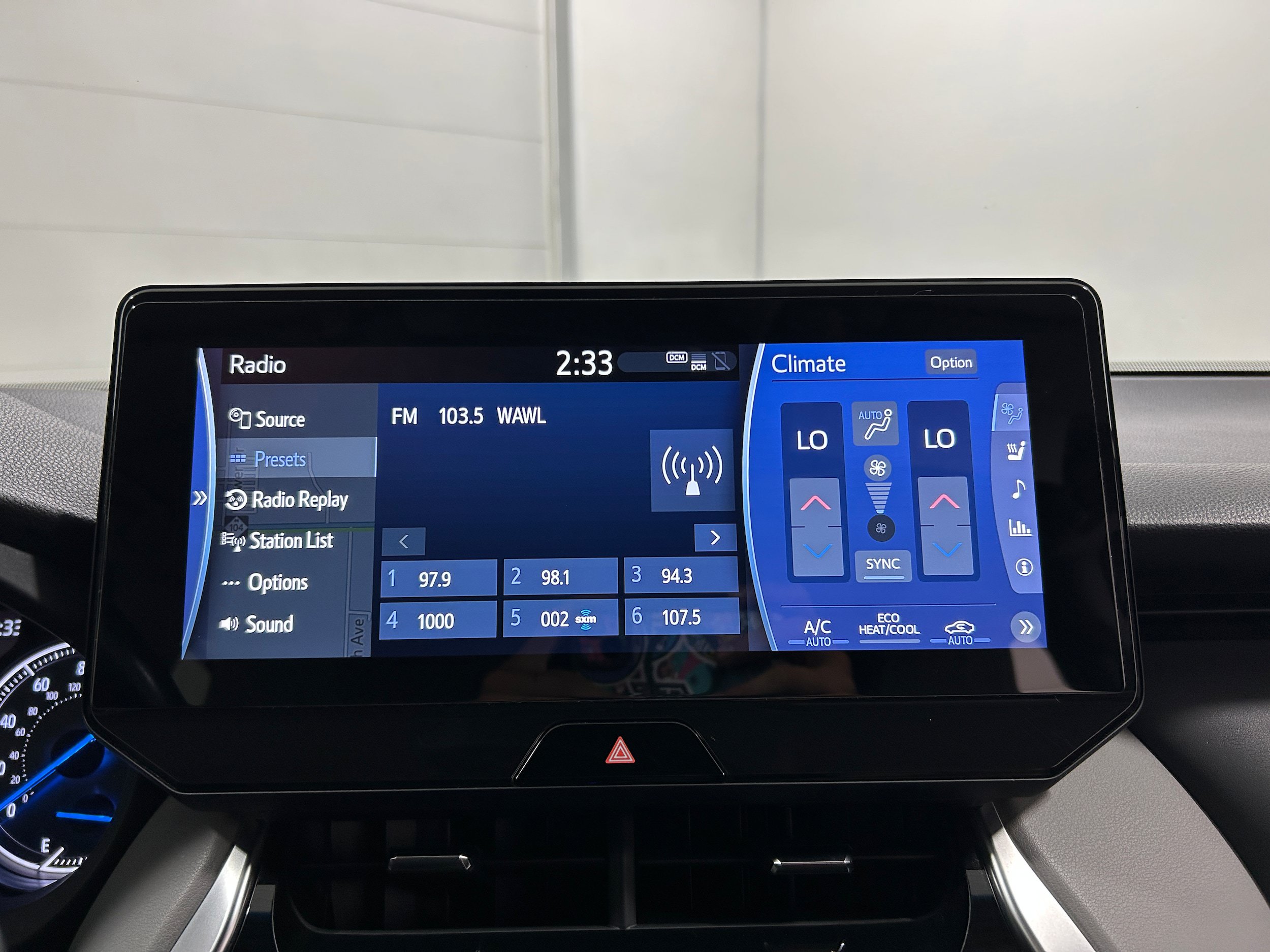 Used 2022 Toyota Venza XLE AWD/4WD image 5