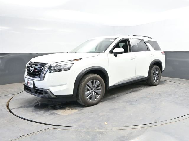 Used 2025 Nissan Pathfinder SV AWD/4WD image 4